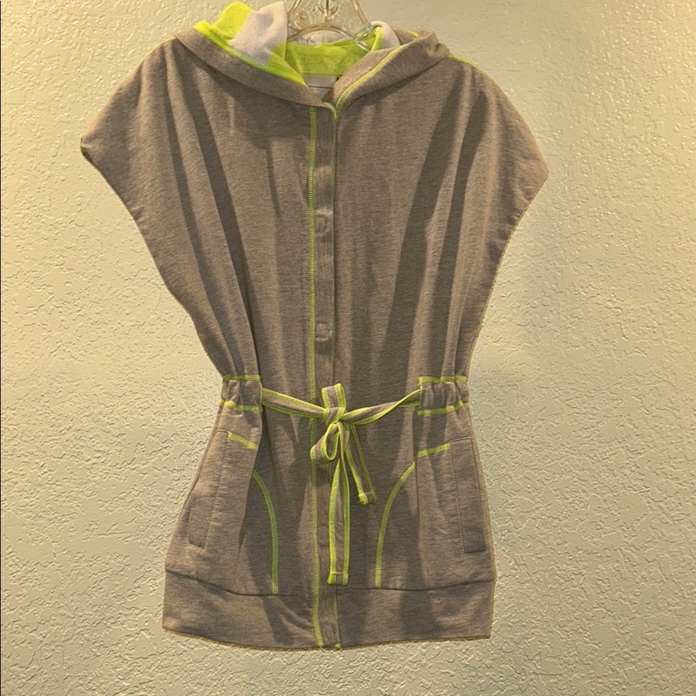 Gray and Green Sleeveless Relaxed Hoodie